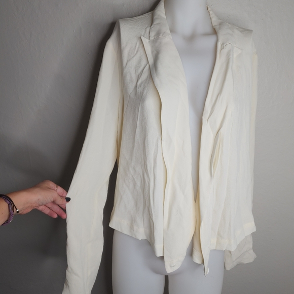 NEW Anthropologie Ettitwa Blazer Blouse Ivory Size 12 - Picture 2 of 12